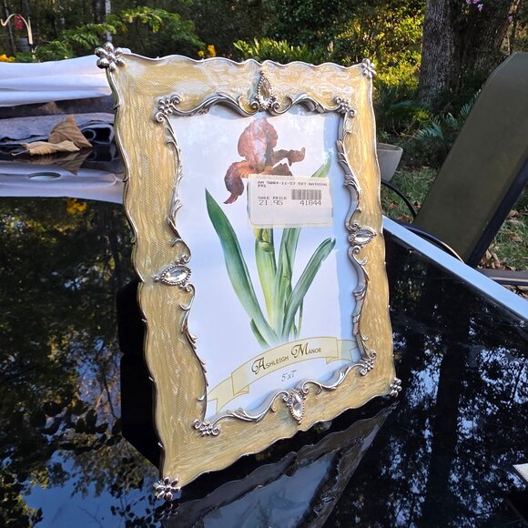 Vintage Ashleigh Manor Picture Frame Enameled Botanical 5x7 Decorative Elegant - Picture 2 of 9